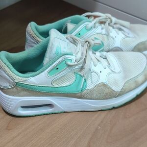 Nike Women's White and Light Green Sneakers